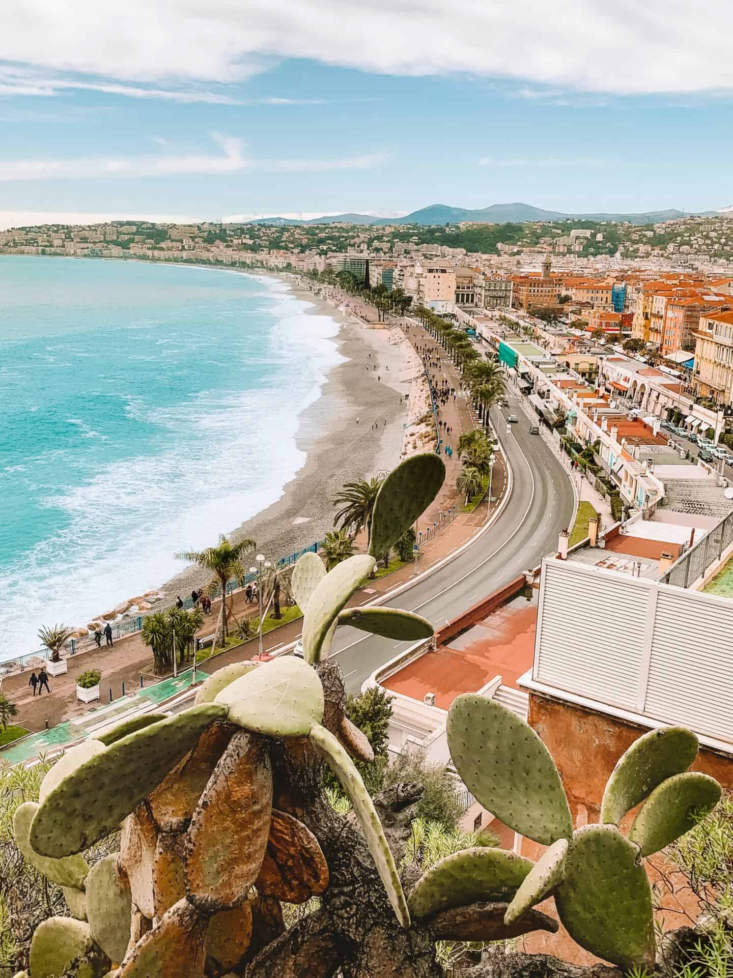Stunning views of the Bay d'Anglais and the whole city of Nice
