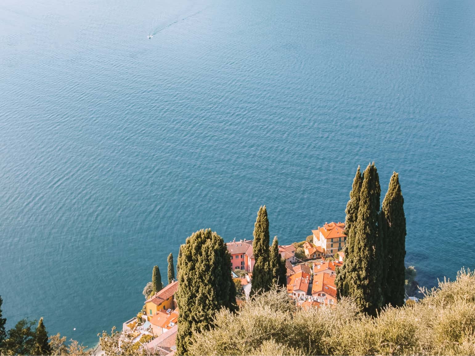 Views from the Sentiero del Viandante hike in Lake Como