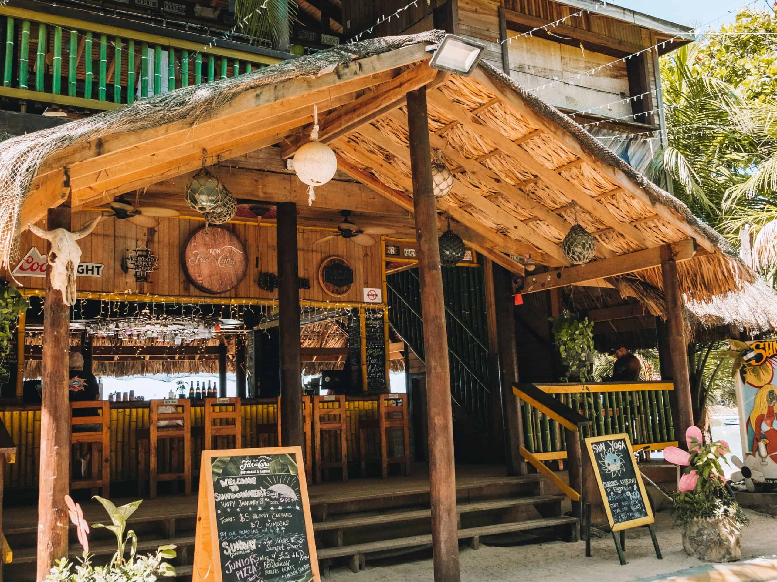 16 Bars With the Best Roatan Nightlife