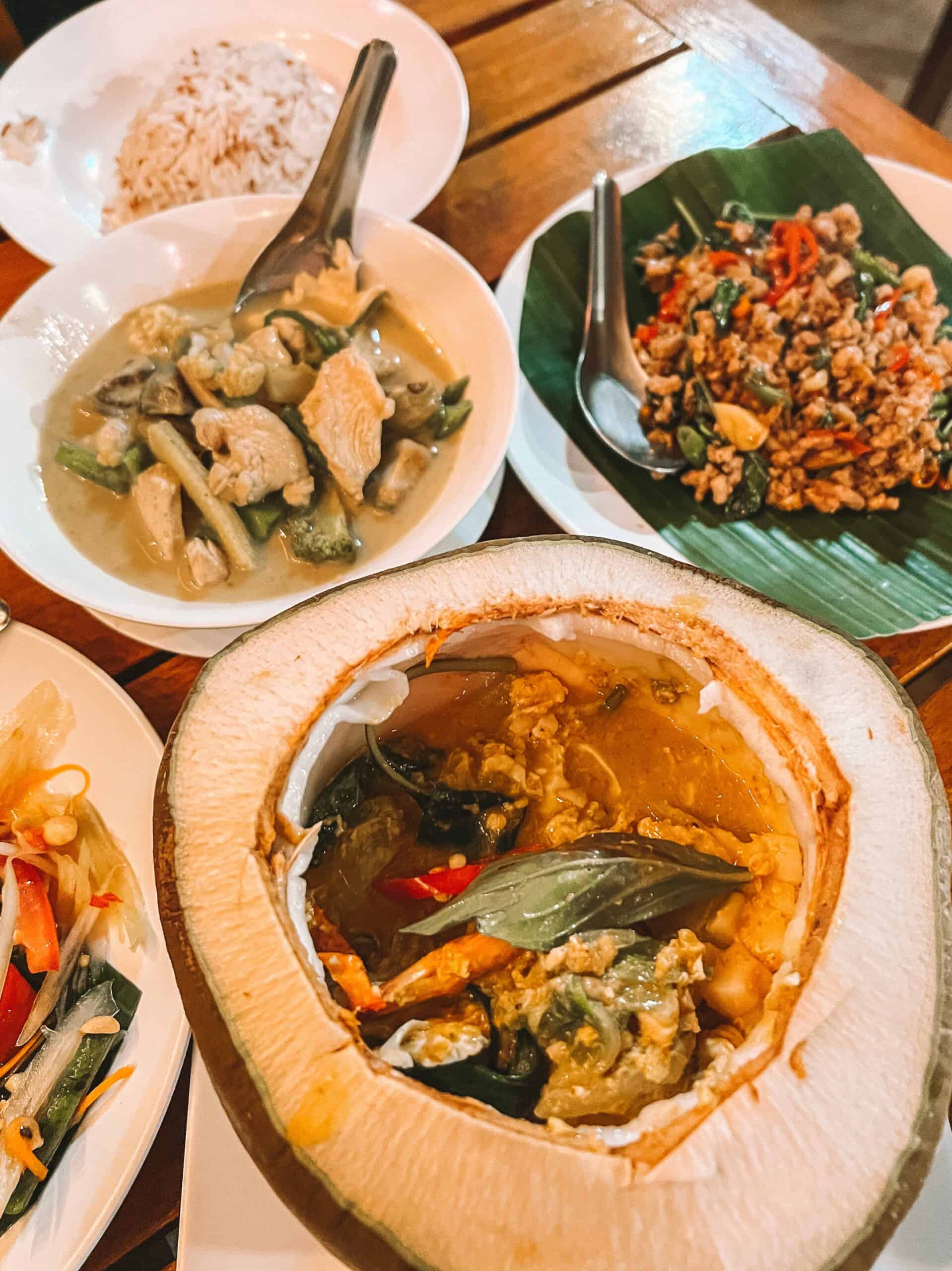 Green curry, spicy papaya salad, curry with seafood and fried minced pork from Tom Ma Yom – one of the best places to eat in Ao Nang. 
